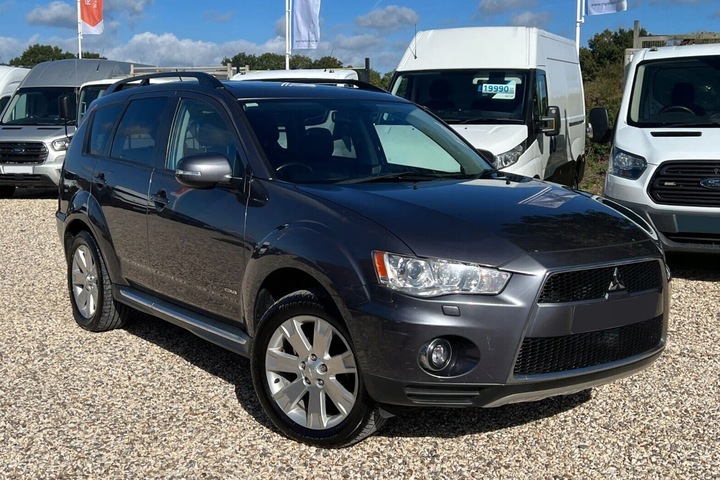 MITSUBISHI OUTLANDER II CW 10-12 RESTYLING GUARDABARROS 