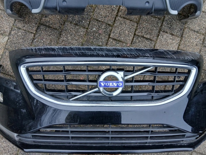 VOLVO V40 II 12- PARE-CHOCS AVANT AVANT SANS DZIUR GRILLE DOUBLURE 019-46