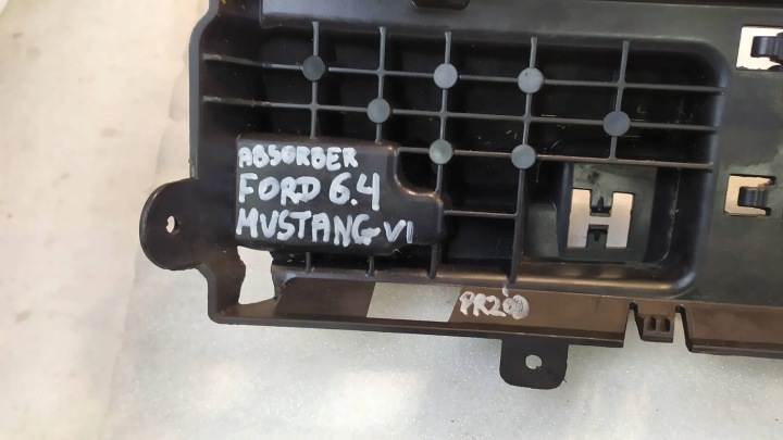 POUTRE RENFORCEMENT AMORTISSEUR AVANT FORD MUSTANG VI