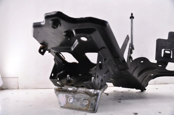 SUPPORT BATTERIE OPEL INSIGNIA B GRAND SPORT (Z18) 84213689 1.6L DIESEL
