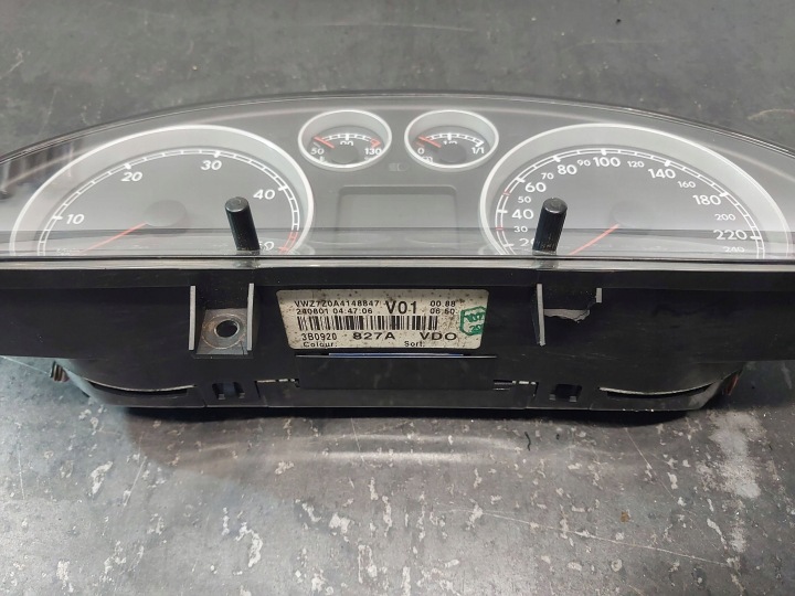 COMPTEUR VOLKSWAGEN PASSAT B5 1.9 TDI LIFT 3B0920827A