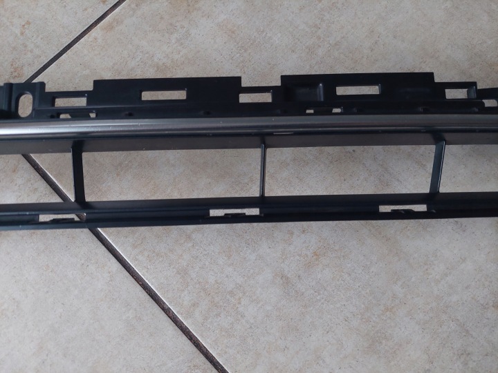 GRILLE PARE-CHOCS CENTRALE AUDI A5 F5 8W 8W6 S-LINE