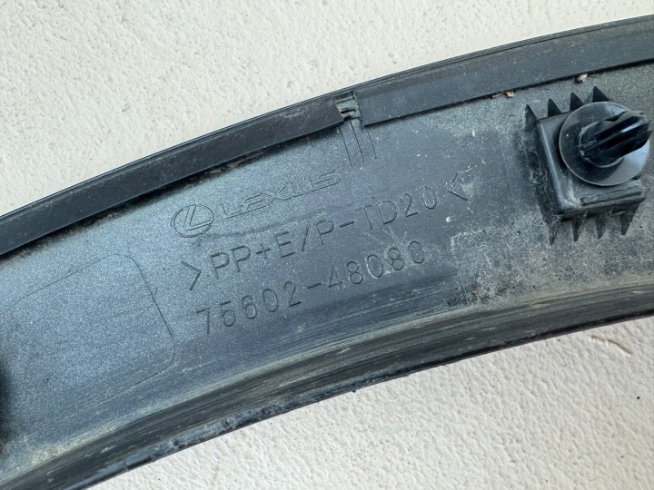 LEXUS RX 5 V 22R- MOULURE GARDE-BOUE GAUCHE AVANT AVANT 75602-48080