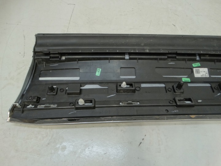 MOULURE PORTES DROIT ARRIÈRE VOLKSWAGEN TOUAREG III 18-26R. 760854950A