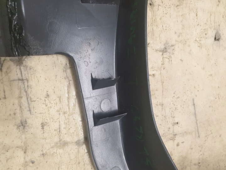 PROTECTION CHARNIÈRES GAUCHE MERCEDES SL R230 A2306930591