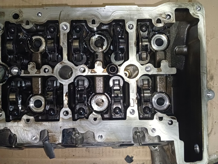 CULASSE MOTEUR BMW 2.0D B47 155737801 85137090400 8570145 8518181