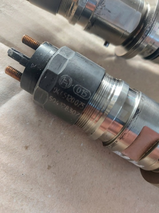 INJECTEUR BOSCH 0445120075 NOUVEAU HOLLAND STEYR 6140 2012R