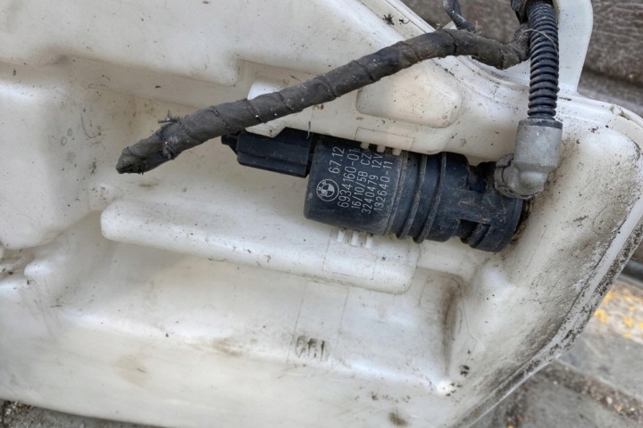 RÉSERVOIR LAVE-GLACES BMW 5 (F10) 7196949 3.0L DIESEL 180KW 2010