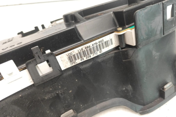 COMPTEUR OPEL ZAFIRA A (F75_) 09228772GC 2.2L DIESEL 92KW 2002