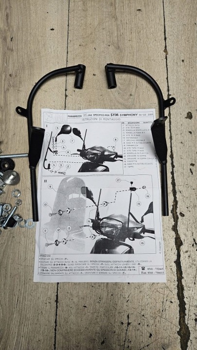 POIGNÉE FIXATION VITRES SYM SYMPHONY 50 125