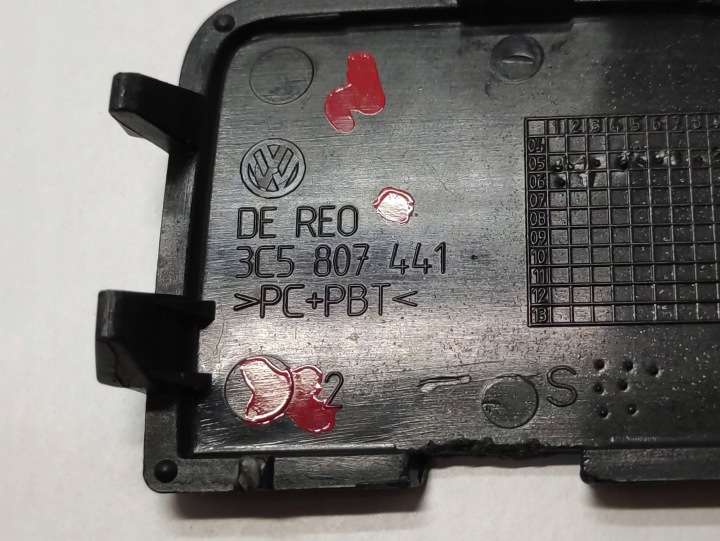 VW PASSAT B6 BERLINE BOUCHON CROCHET PARE-CHOCS ARRIÈRE 3C5807441