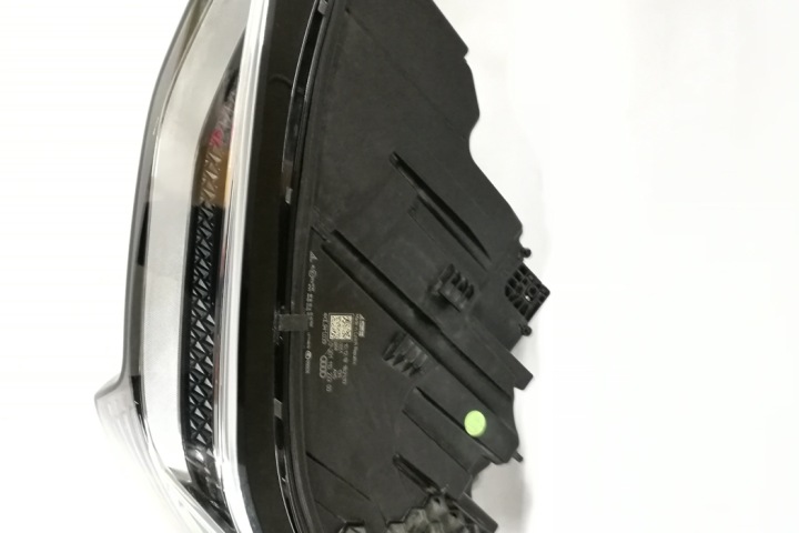 PHARE GAUCHE AVANT AUDI 030111023300 2018
