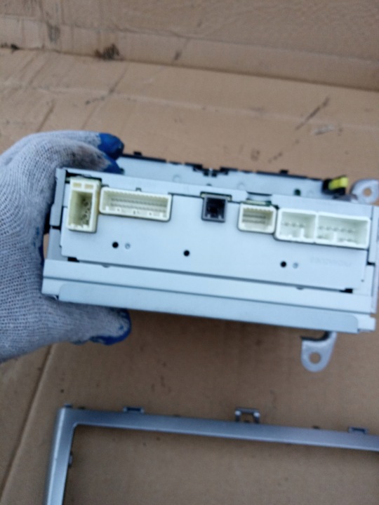 TOYOTA AVENSIS T27 12-15 LIFT RADIO D'USINE CHÂSSIS D'OCCASION