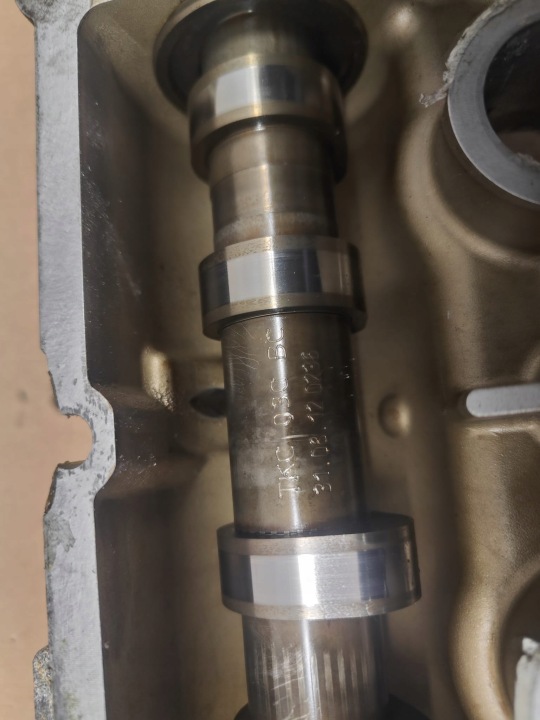 COUVERCLE DE SOUPAPES ARBRES VOLKSWAGEN 1.4 TSI 03C103475BF DESCRIPTION