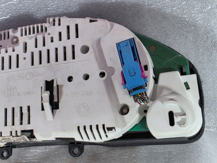 COMPTEUR TABLEAU DE BORD EUROPE 8D0920900K AUDI A4 B5 1.6 1.8 20V 125 KM LIFT 97-01