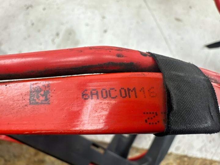 BMW 4 F32 F33 2018 PLUS SERRE-CÂBLE FIL BATTERIE