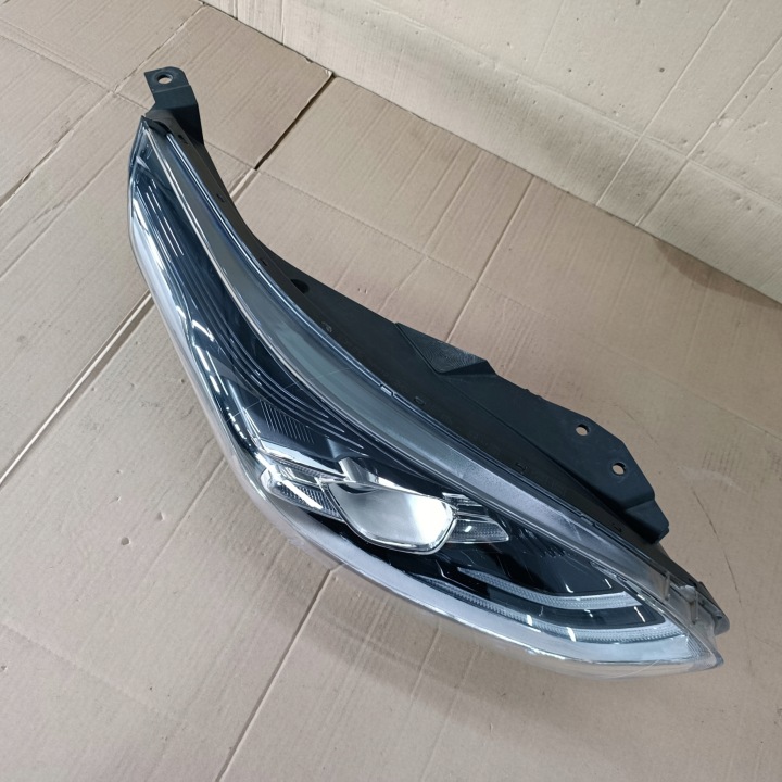 PHARE DROIT AVANT KIA CEED III LED 92102J7100