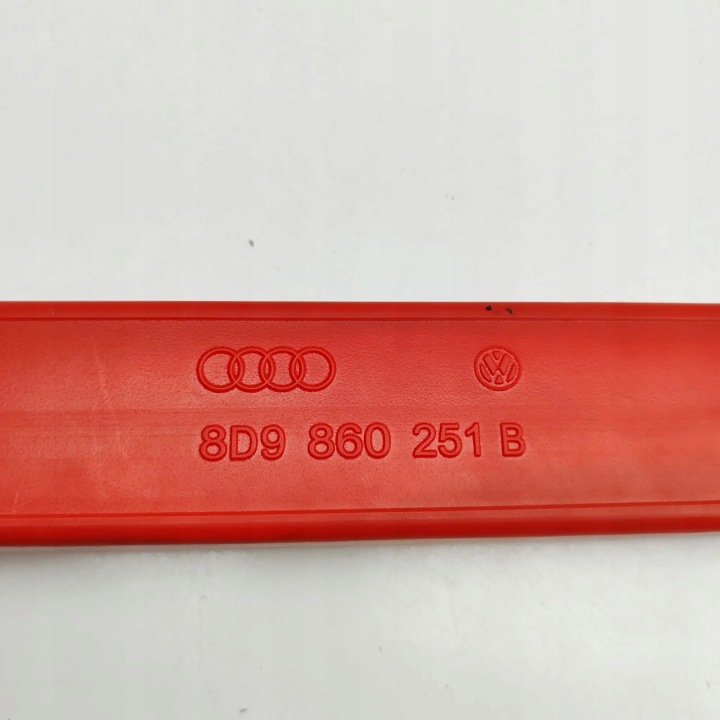 TRIANGLE AUDI A4 (8K2, B8) 8D9860251B 2.0L DIESEL 2009