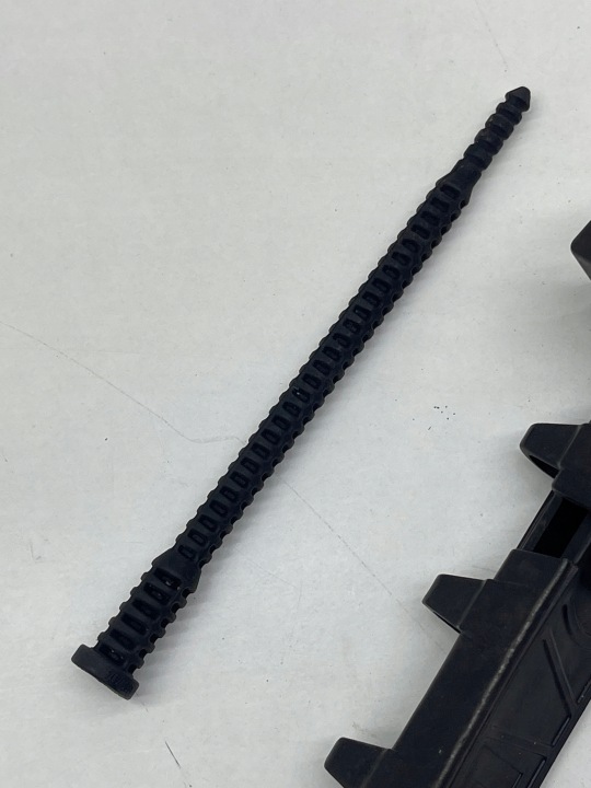 AUDI A6 C7 BERLINE UCHYWT FIXATION GLISSIÈRE GUIDE PARE-CHOCS DROIT ARRIÈRE
