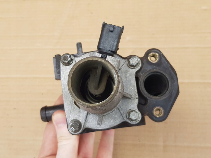 CHÂSSIS THERMOSTAT OPEL 1.6 1.8 Z16XER Z18XER A18XER A16XER 12992383
