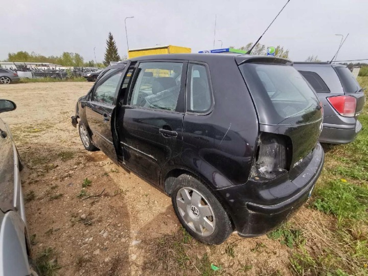 VOLKSWAGEN POLO BOÎTE FUSIBLES 2005 1.4L 6Q0937403 1394586