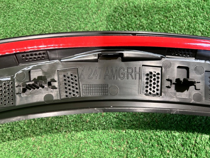 MERCEDES GLB W247 X247 AMG MOULURE SUR AILE DROIT AVANT A2478859205
