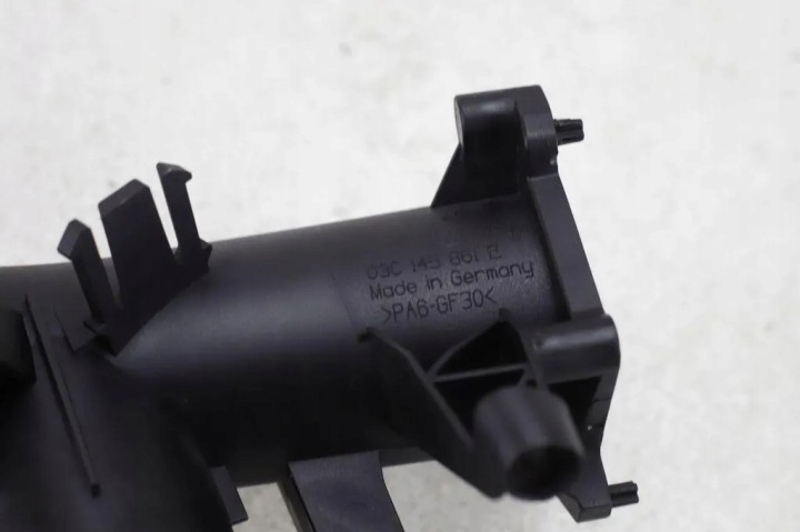 TUYAU ÉCHANGEUR D'AIR DE SURALIMENTATION VW PASSAT B6 (3C2) 03C145861E 1.4L GASOLINE 110KW 2013