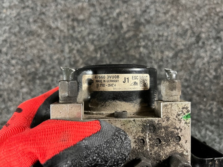 NISSAN NOTE E12 1.2 B POMPE DE FREIN CONTRÔLEUR ABS 47660 3VU0B