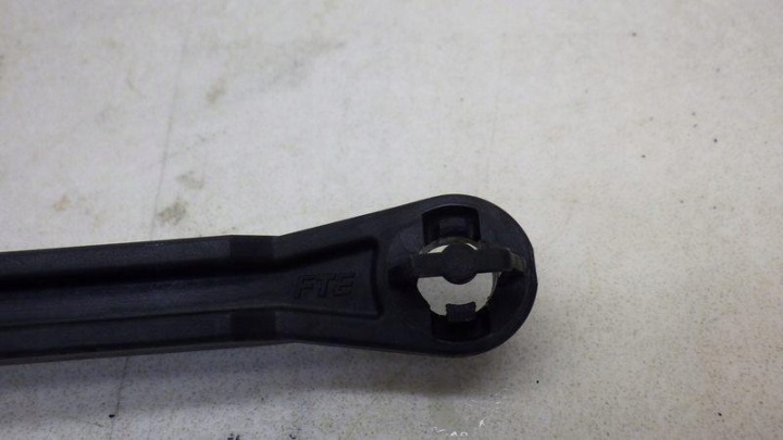 POMPE ADHÉRENCE FIL PEUGEOT 308 I T7 1.4 VTI 16V 9681001580