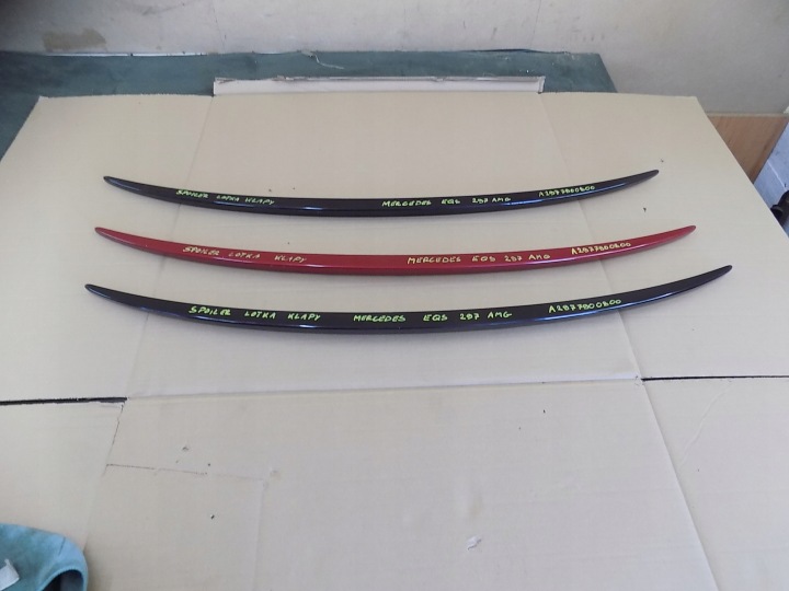 MERCEDES EQS W297 SPOILER SPOILER COUVERCLES DE COFFRE COUVERCLES DE COFFRE A2977900800 ORIGINE ROUGE