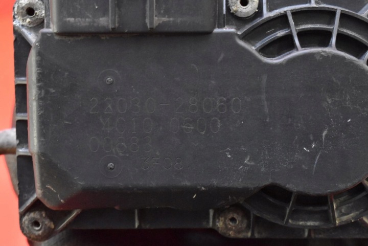 PAPILLON DES GAZ 22030-28060 TOYOTA RAV 4 2 II 2.0 VVT-I 150 KM 03-06