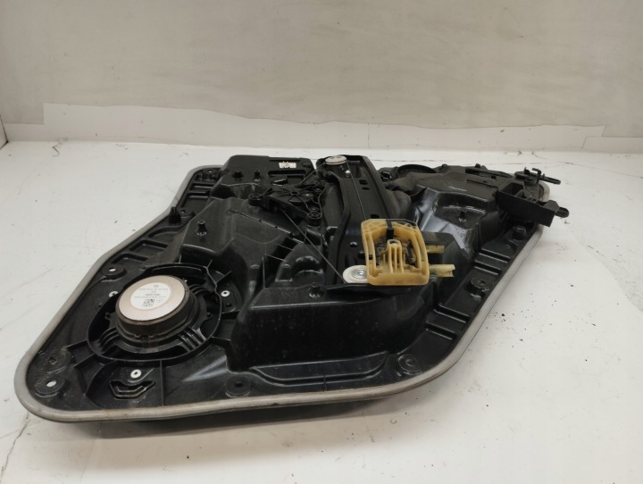 MERCEDES W177 AMG A35 ÉLÉVATEUR VITRES GAUCHE ARRIÈRE A1777300000