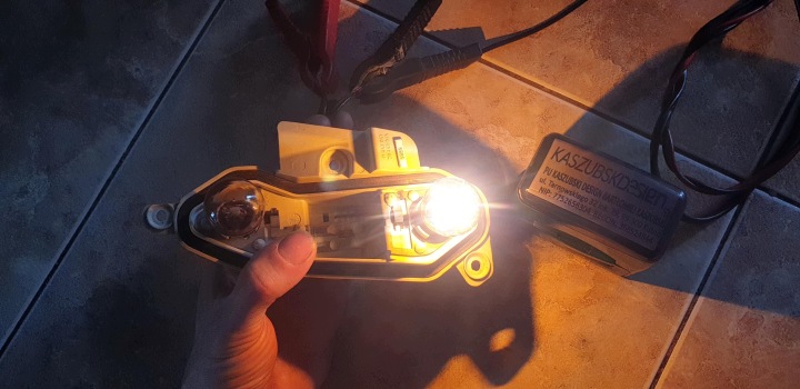 OPEL VECTRA C UNIVERSEL INSERT ARRIÈRE ARRIÈRE PHARES PHARE GAUCHE PUCE