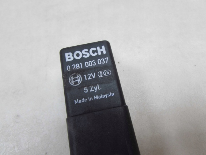VOLVO S60 S80 V70 XC 2.4 D5 RELAIS MODULE BOUGIES 0281003037 30751798