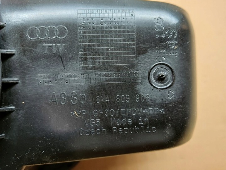 CLAPET GOULOTTE DE REMPLISSAGE CARBURANTS AUDI A3 8V SPORTBACK LY3J 8V4809906