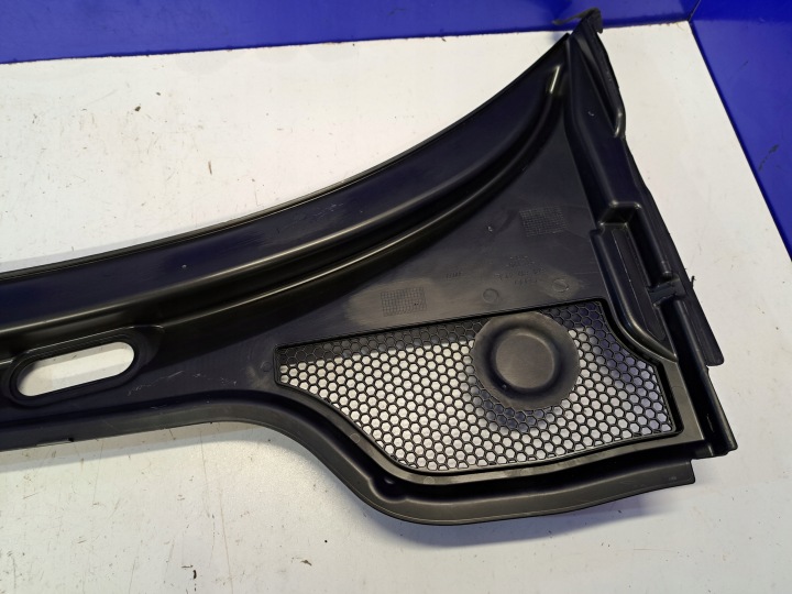 8P1819415E PLASTYK ESSUIE-GLACES AVANT 1.6 75 2003 AUDI A3 (8L1)