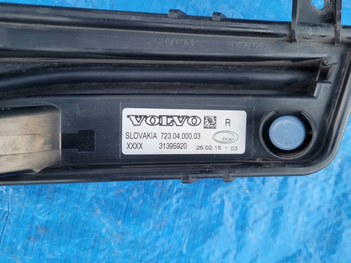VOLVO V40 II PHARES ANTIBROUILLARD DROIT PARE-CHOCS AVANT LANTERNE LED FJD 31395920