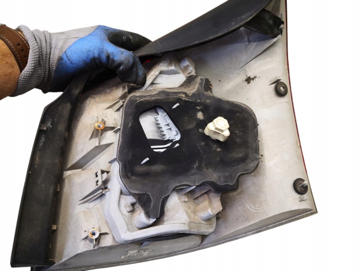 PHARE ARRIÈRE GAUCHE OPEL SIGNUM LIFT HAYON 13191349 CC 05-08 TRÈS EN BON ÉTAT EUROPE