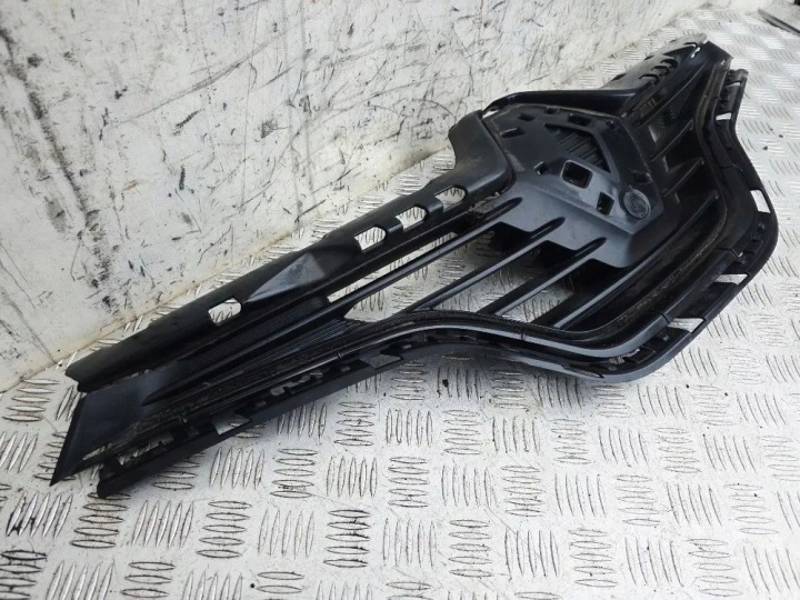 GRILLE RENAULT CAPTUR (J5_) 623102335R 0.9L GASOLINE 66KW 2016