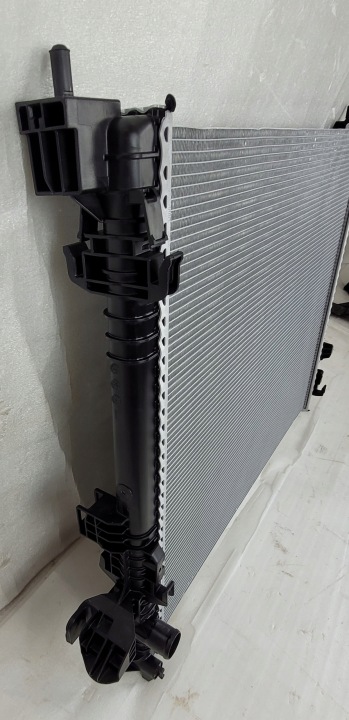 RADIATEUR EAU RENAULT TRAFIC III LIFT 2021- 214106338R NEUF