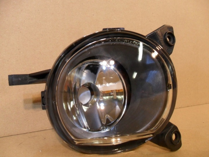 TOYOTA YARIS XP 2004 2005 2006 PHARES ANTIBROUILLARD DROIT