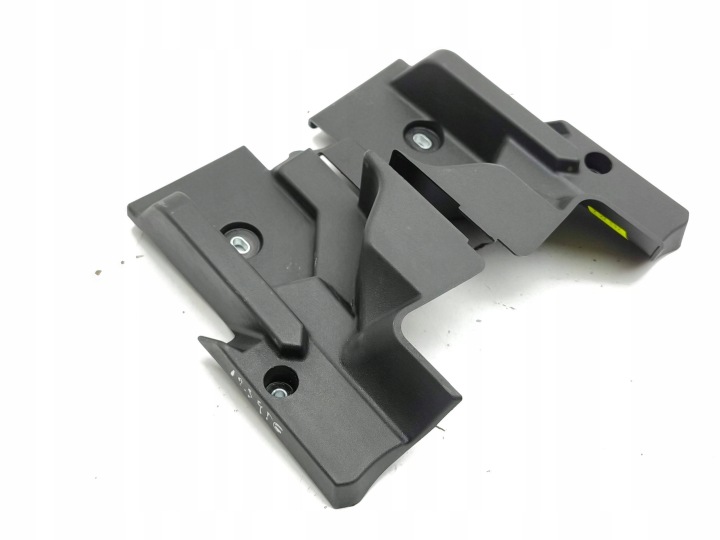 AUDI A1 2023 ÉLÉMENT GARNITURE DE PORTE COUVERCLES DE COFFRE 82A863423