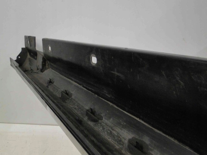 MERCEDES CLS 218 LIFT MOULURE SEUIL GAUCHE 63 AMG