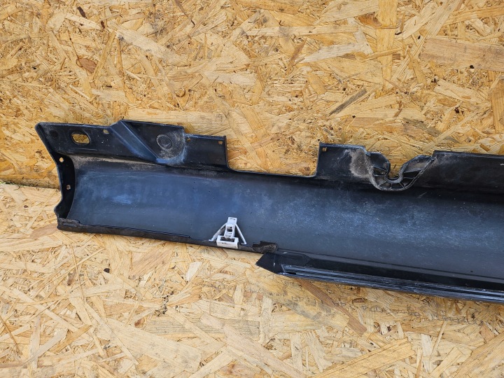 MOULURE SEUIL GAUCHE MERCEDES W205 C-KLASA 890