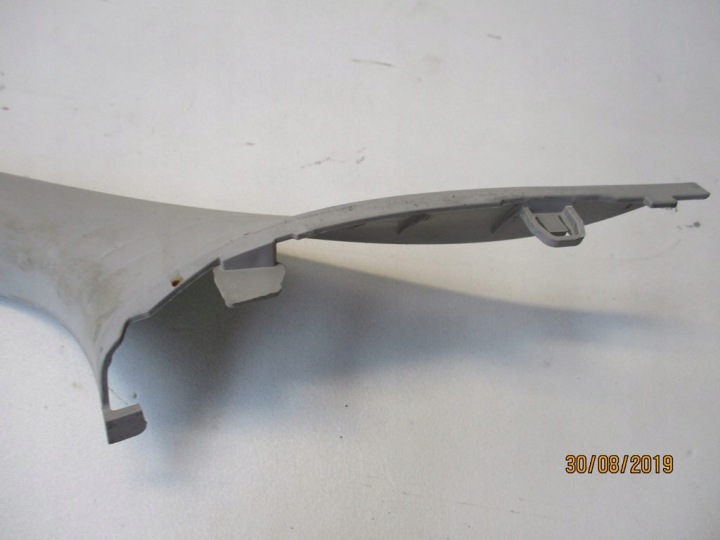 PLASTIQUE PROTECTION MONTANTS GAUCHE AVANT TRAFIC VIVARO III