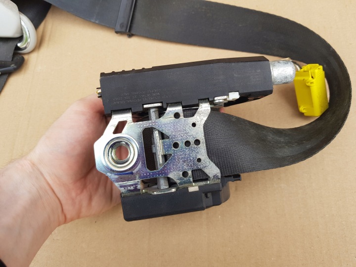 COURROIE TENDEUR DROIT AVANT PASSAGER VW CADDY III 04-15 2K0857806E FONCTIONNEL