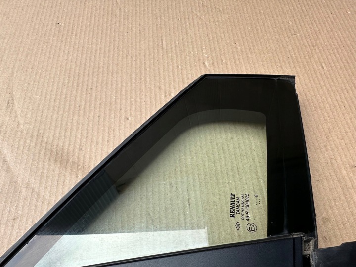 RENAULT CLIO IV VITRE DE PORTIÈRE DROITE AVANT PETITE TRIANGLE 15R AS2 802621044R