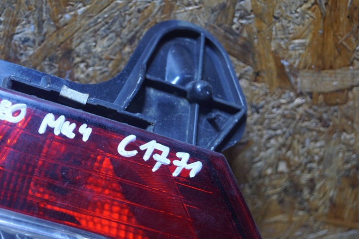 FORD MONDEO MK4 LIFT PHARE DROIT ARRIÈRE DANS COUVERCLE DE COFFRE HAYON (C1771)
