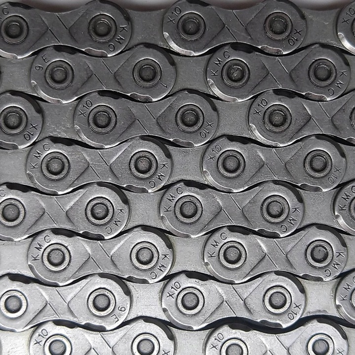 CHAÎNE 10RZ. KMC X10 GREY 114OG. COFFRE
