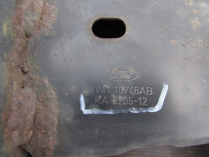 POUTRE PARE-CHOCS ARRIÈRE 8V4110746AB FORD KUGA I 08-13R.